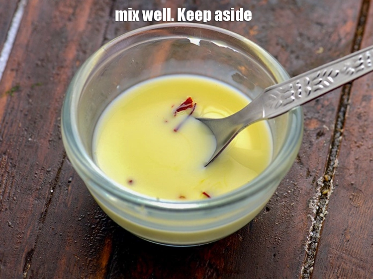 Step 7 – <p><span style="background-color:rgb(255,255,255);color:rgb(0,0,0);">Mix well using a spoon and keep aside.</span></p>
