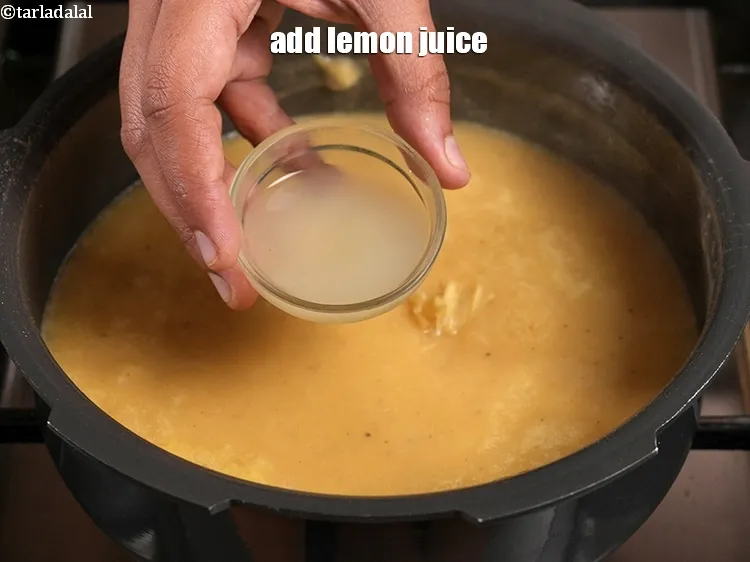 Step 20 – <p>Switch off the flame, add 1 tbsp lemon juice.</p>