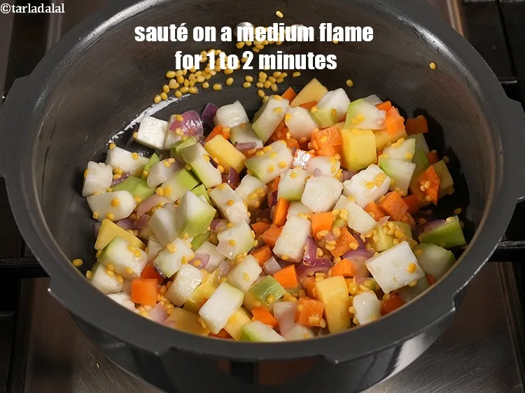 Step 10 – <p>Sauté on a medium flame for 1 to 2 minutes.</p>