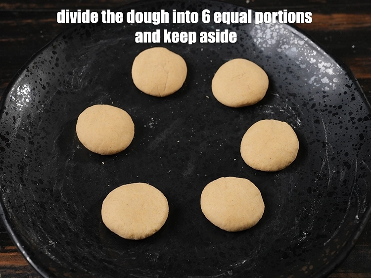 Step 7 – <p><span style="background-color:rgb(255,255,255);color:rgb(0,0,0);">Divide the dough into 6 equal portions and keep aside.</span></p>