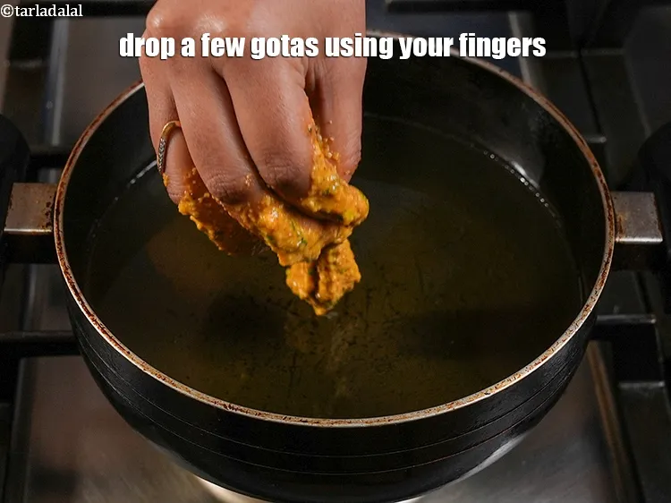 Step 40 – <p>Drop a few gotas using your fingers.</p>