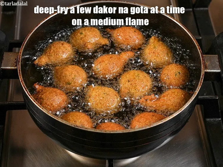 Step 41 – <p>Deep-fry a few dakor na gota at a time on a medium flame.</p>