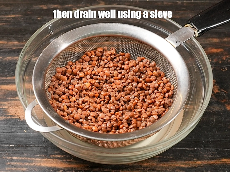 Step 31 – <p>Then drain well using a sieve.</p>