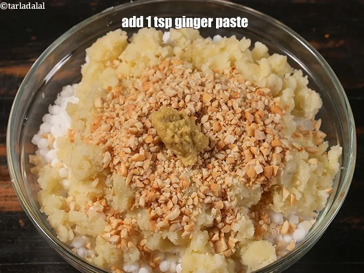 Step 26 – <p><span style="background-color:rgb(255,255,255);color:rgb(0,0,0);">1 tsp </span><a href="https://www.tarladalal.com/glossary-ginger-adrak-453i#ing_2753"><u>ginger (adrak) paste</u></a>.</p>