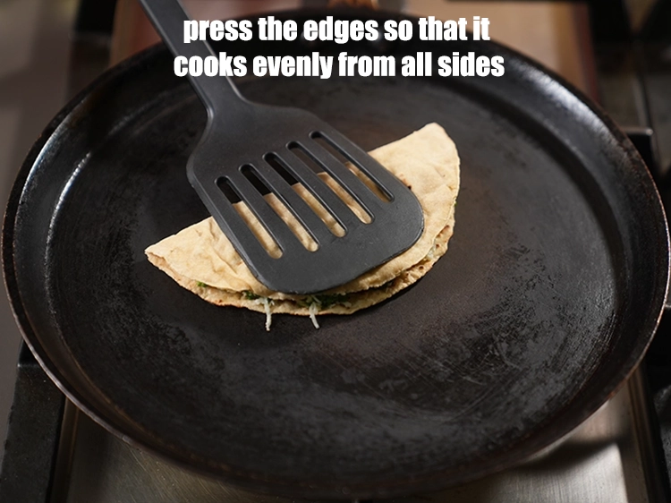 Step 15 – <p><span style="background-color:rgb(255,255,255);color:rgb(0,0,0);">Press the edges so that it cooks evenly from all sides.</span></p>