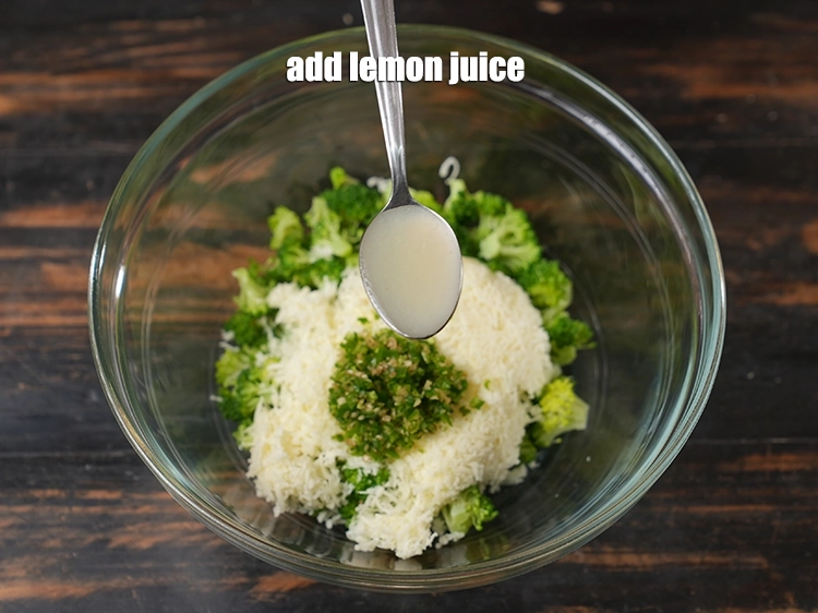 Step 6 – <p>Add <span style="background-color:rgb(255,255,255);color:rgb(0,0,0);">1 tsp </span><a href="https://www.tarladalal.com/glossary-lemon-nimbu-428i#ing_2754"><u>lemon juice</u></a>.</p>