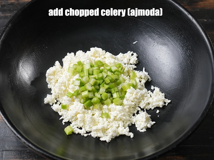 Step 3 – <p>Add <span style="background-color:rgb(255,255,255);color:rgb(0,0,0);">2 tbsp </span><a href="https://www.tarladalal.com/glossary-celery-ajmoda-257i#ing_2377"><u>chopped celery (ajmoda)</u></a><u>.</u></p>