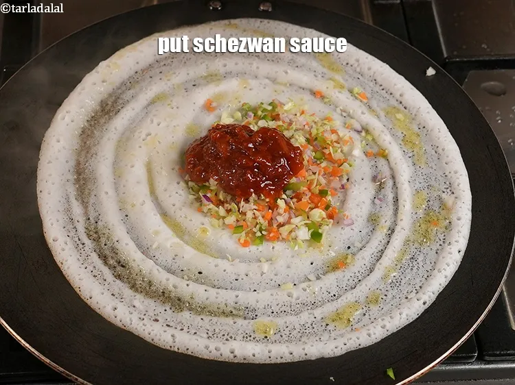 Step 11 – <p>Put 1½ tbsp of schezwan sauce.</p>
