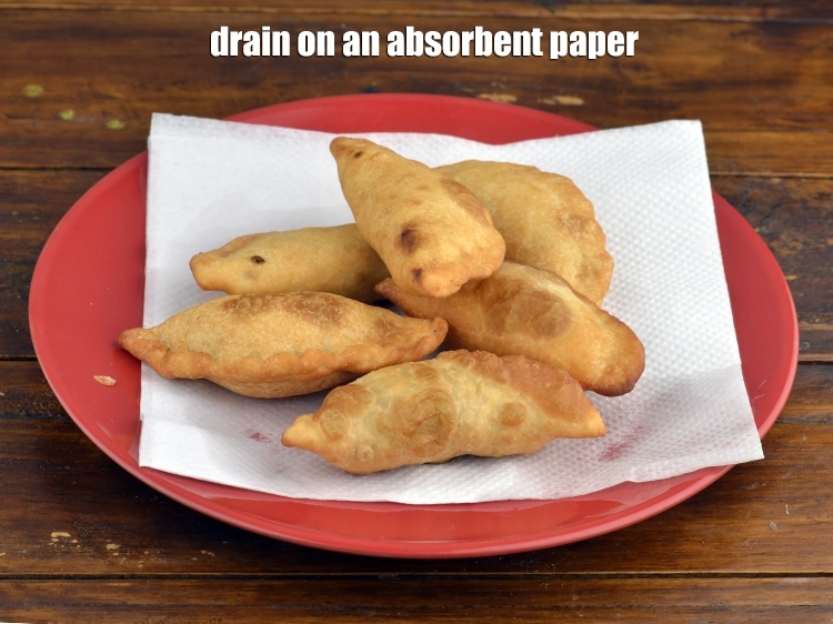 Step 10 – <p><span style="background-color:rgb(255,255,255);color:rgb(0,0,0);">Drain on an absorbent paper.</span></p>