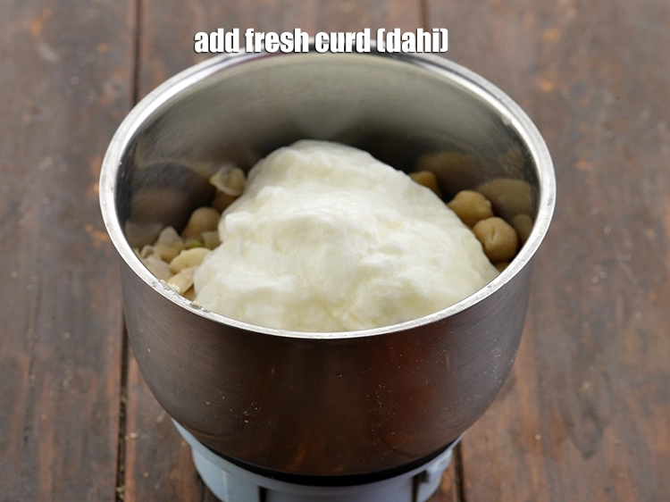 Step 20 – <p>Add <span style="background-color:rgb(255,255,255);color:rgb(0,0,0);">4 tbsp fresh </span><a href="https://www.tarladalal.com/glossary-curd-dahi-yogurt-yoghurt-383i"><u>curd (dahi)</u></a><u>.</u></p>