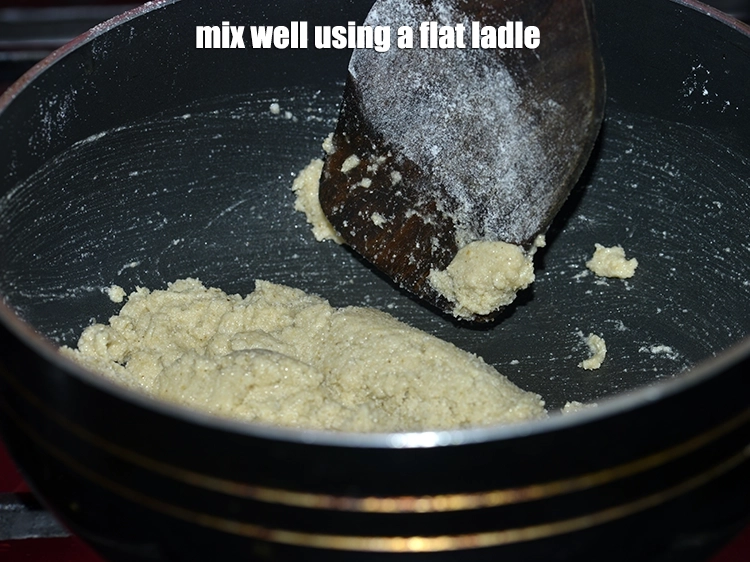 Step 12 – <p>Mix well using a flat ladle.&nbsp;</p>