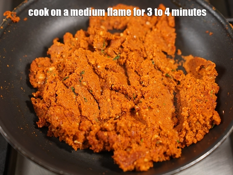Step 40 – <p><span style="background-color:rgb(255,255,255);color:rgb(0,0,0);">Cook on a medium flame for 3 to 4 minutes or till the stuffing …