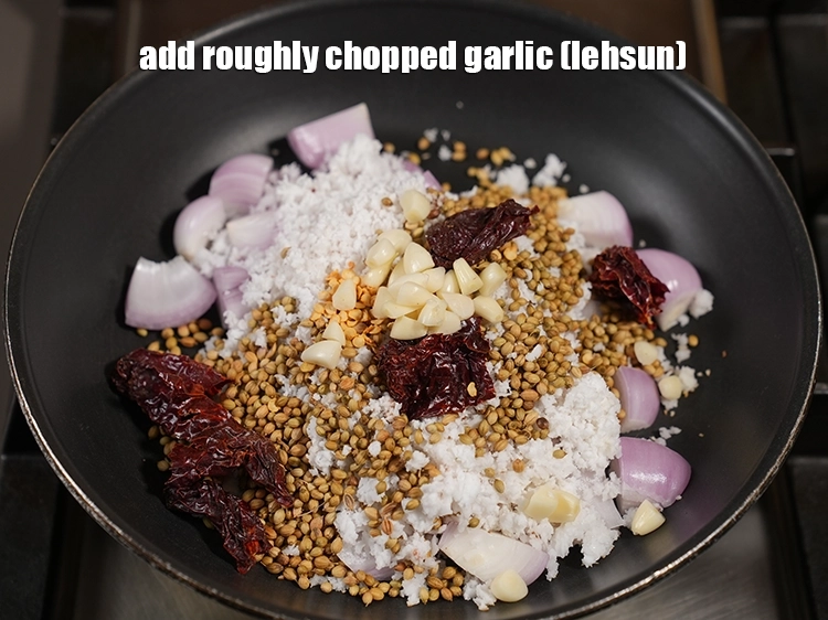 Step 6 – <p>Add <span style="background-color:rgb(255,255,255);color:rgb(0,0,0);">1 tbsp roughly </span><a href="https://www.tarladalal.com/glossary-garlic-lehsun-lahsun-348i#ing_2370"><u>chopped garlic (lehsun)</u></a>.</p>