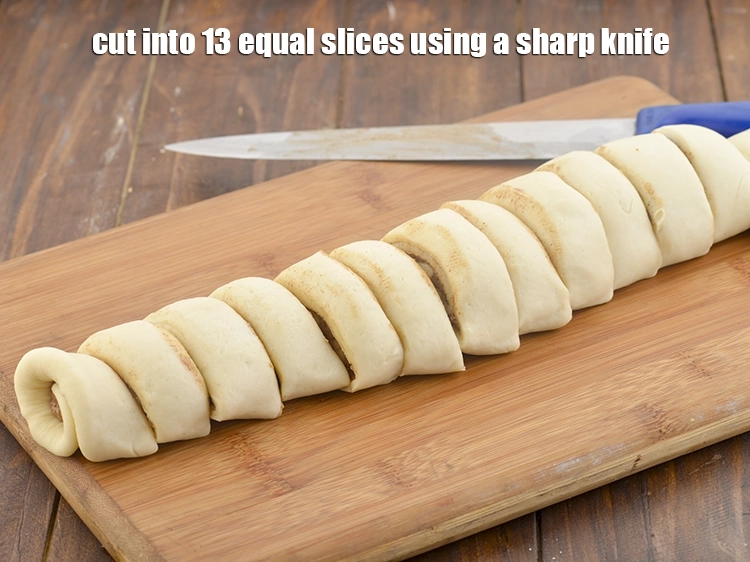 Step 26 – <p><span style="background-color:rgb(255,255,255);color:rgb(0,0,0);">Cut into 13 equal slices using a sharp knife.</span></p>