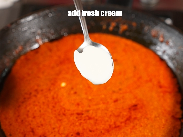 Step 31 – <p>Add <span style="background-color:rgb(255,255,255);color:rgb(0,0,0);">3 tbsp fresh </span><a href="https://www.tarladalal.com/glossary-cream-malai-851i"><u>cream</u></a><u>.</u></p>