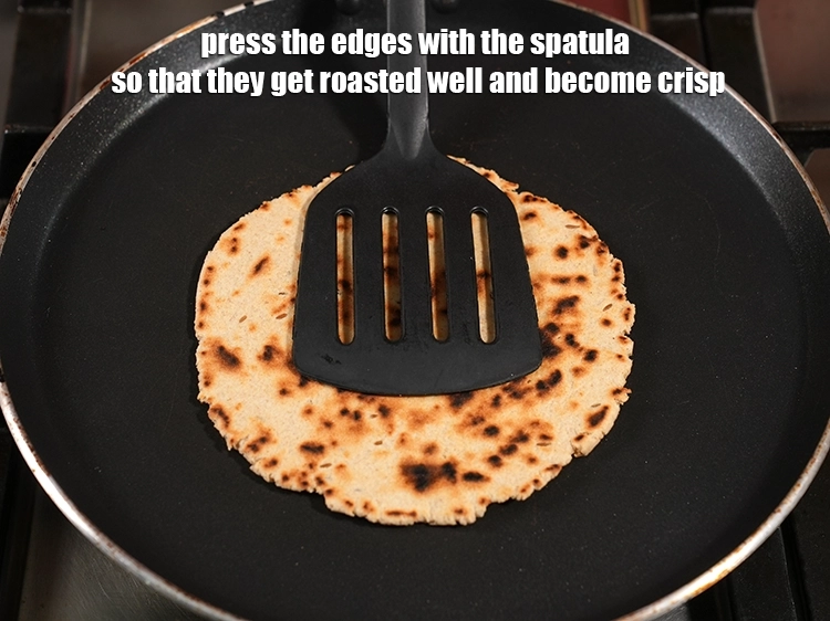 Step 17 – <p><span style="background-color:rgb(255,255,255);color:rgb(51,51,51);">Press the edges with the spatula so that they get roasted well and become …