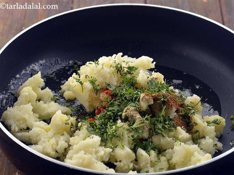 Step 7 – <p>Add the coriander for a refreshing flavor and aftertaste.</p>