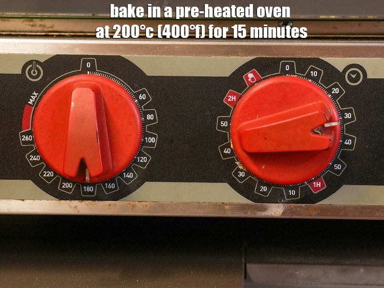 Step 9 – <p><span style="background-color:rgb(255,255,255);color:rgb(0,0,0);">Bake in a pre-heated oven at 200°c (400°f) for 15 minutes.</span></p>