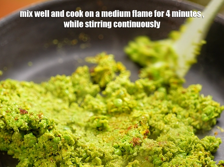 Step 14 – <p><span style="background-color:rgb(255,255,255);color:rgb(0,0,0);">Mix well and cook on a medium flame for 4 minutes ,while stirring continuously.</span></p>