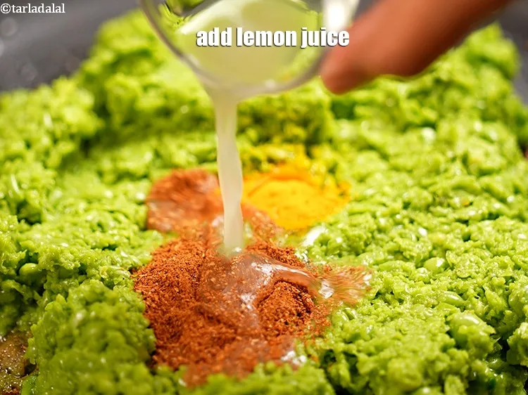 Step 16 – <p>Add <span style="background-color:rgb(255,255,255);color:rgb(0,0,0);">2 tsp </span><a href="https://www.tarladalal.com/glossary-lemon-nimbu-428i#ing_2754"><u>lemon juice</u></a><u>.</u></p>