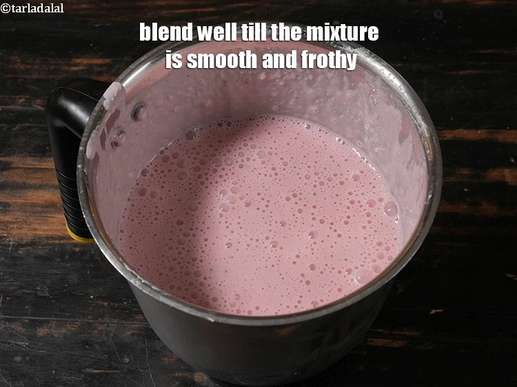 Step 12 – <p>Blend well till the mixture is smooth and frothy.</p>