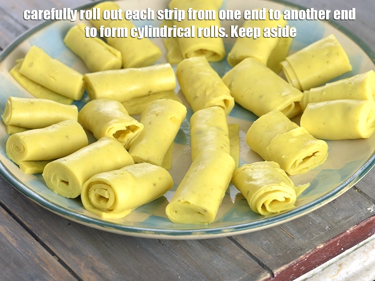Step 4 – <p><span style="background-color:rgb(255,255,255);color:rgb(0,0,0);">Carefully roll out each strip from one end to another end to form cylindrical …