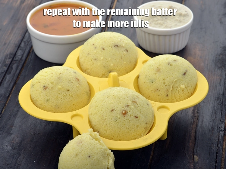 Step 26 – <p><span style="background-color:rgb(255,255,255);color:rgb(0,0,0);">Repeat with the remaining batter to make more <strong>idlis</strong>.</span></p>