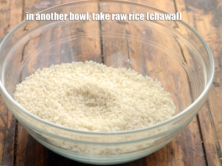 Step 5 – <p>In another bowl, take <span style="background-color:rgb(255,255,255);color:rgb(0,0,0);">1/2 cup raw </span><a href="https://www.tarladalal.com/glossary-rice-chawal-533i"><u>rice (chawal)</u></a><u>.</u></p>