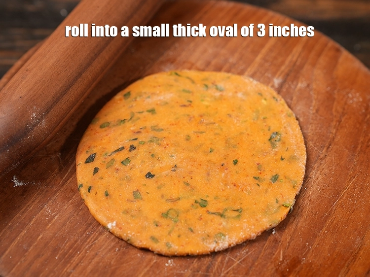 Step 21 – <p>Roll into a small thick&nbsp;oval of 3 inches.</p>