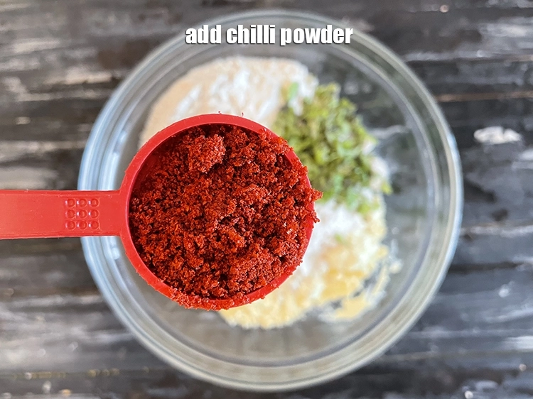 Step 6 – <p>Add <span style="background-color:rgb(255,255,255);color:rgb(0,0,0);">1 tbsp </span><a href="https://www.tarladalal.com/glossary-chilli-powder-red-chilli-powder-339i"><u>chilli powder</u></a><u>.</u></p>