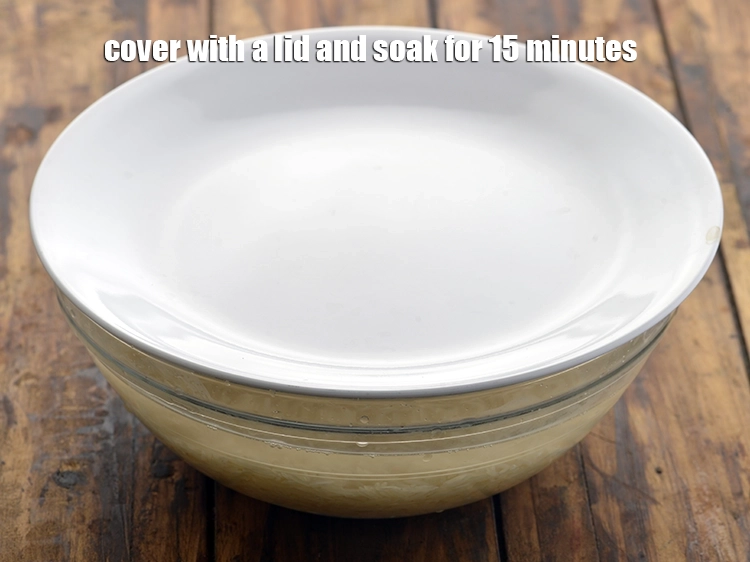 Step 3 – <p><span style="background-color:rgb(255,255,255);color:rgb(0,0,0);">Cover with a lid and soak for 30 minutes.</span></p>