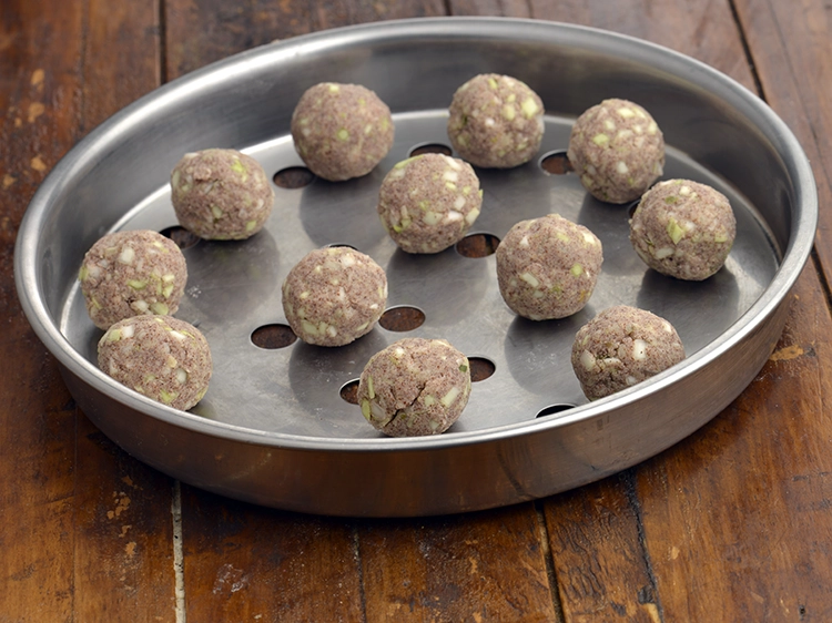 Step 2 – <p><span style="background-color:rgb(255,255,255);color:rgb(0,0,0);">Divide the mixture into 12 equal portions and shape each portion into an even …