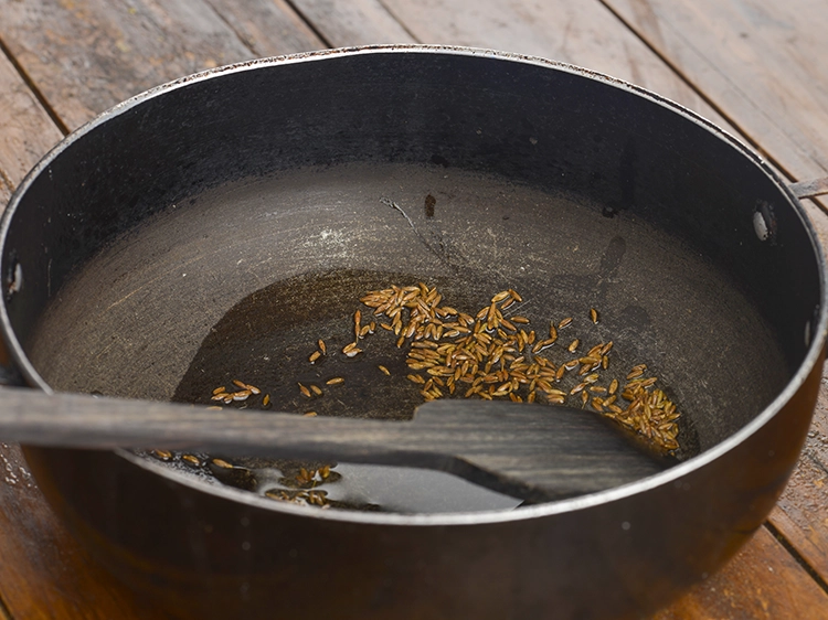 Step 7 – <p><span style="background-color:rgb(255,255,255);color:rgb(0,0,0);">Heat the 1 tsp </span><a href="https://www.tarladalal.com/glossary-oil-671i"><u>oil</u></a><span style="background-color:rgb(255,255,255);color:rgb(0,0,0);"> in a deep non-stick pan and add …