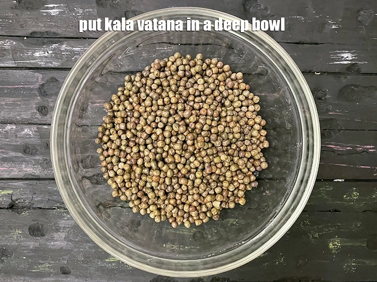 Step 1 – <p>To make <strong>Pumpkin Kootu Curry, Pumpkin and Kala Vatana Sabzi</strong>, put the <span style="background-color:rgb(255,255,255);color:rgb(0,0,0);">1/4 cup …