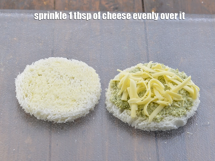 Step 5 – <p><span style="background-color:rgb(255,255,255);color:rgb(0,0,0);">Sprinkle 1 tbsp. of </span><a href="https://www.tarladalal.com/glossary-processed-cheese-315i#ing_3090"><u>grated processed cheese</u></a><span style="background-color:rgb(255,255,255);color:rgb(0,0,0);"> evenly over it.</span></p>