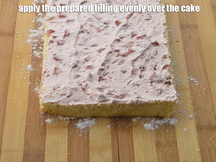 Step 11 – <p><span style="background-color:rgb(255,255,255);color:rgb(0,0,0);">Apply the <strong>prepared filling</strong> evenly over the cake.</span></p>
