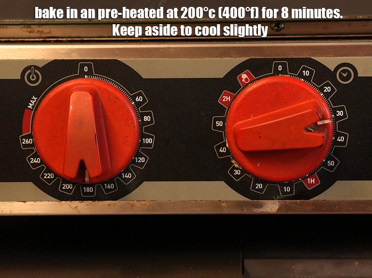 Step 4 – <p><span style="background-color:rgb(255,255,255);color:rgb(0,0,0);">Transfer the <strong>batter</strong> into the greased tin and bake in an <strong>pre-heated at 200°c …