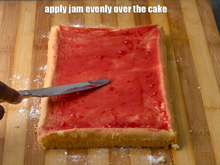 Step 8 – <p><span style="background-color:rgb(255,255,255);color:rgb(0,0,0);">Sprinkle the powdered sugar evenly on a clean, dry surface and invert the cake …