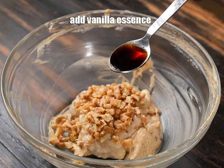 Step 16 – <p>Add <span style="background-color:rgb(255,255,255);color:rgb(0,0,0);">1/4 tsp </span><a href="https://www.tarladalal.com/glossary-vanilla-essence-406i"><u>vanilla essence</u></a><u>.</u></p>