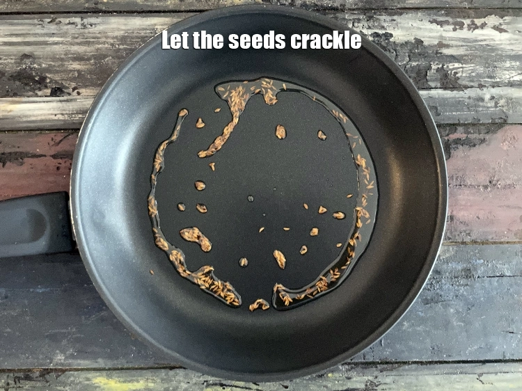Step 5 – <p>Let the seeds crackle.</p>