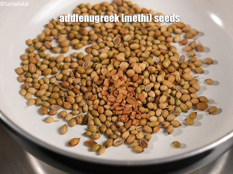 Step 4 – <p>Add the <span style="background-color:rgb(255,255,255);color:rgb(0,0,0);">1/4 tsp </span><a href="https://www.tarladalal.com/glossary-fenugreek-seeds-methi-dana-methi-ke-dane-methi-seeds-991i"><u>fenugreek (methi) seeds</u></a><u>.</u></p>