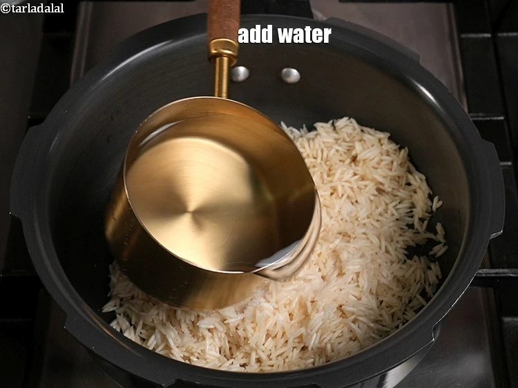 Step 5 – <p>Add 2 cups of water.&nbsp;</p>