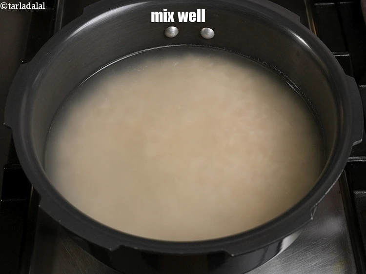 Step 6 – <p>Mix well and cover with lid.</p>