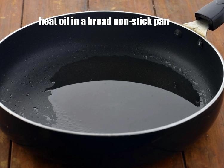 Step 9 – <p>Heat the <span style="background-color:rgb(255,255,255);color:rgb(0,0,0);">2 tsp </span><a href="https://www.tarladalal.com/glossary-oil-671i"><u>oil</u></a> in a broad non-stick pan.</p>