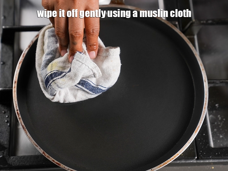 Step 8 – <p><span style="background-color:rgb(255,255,255);color:rgb(0,0,0);">Wipe it off gently using a muslin cloth.</span></p>