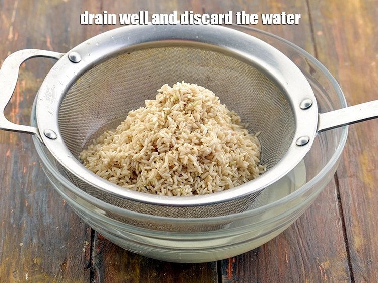 Step 4 – <p><span style="background-color:rgb(255,255,255);color:rgb(0,0,0);">Drain well and discard the water.</span></p>