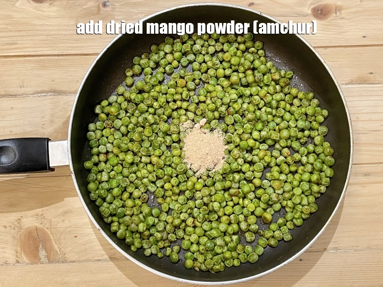 Step 11 – <p>Add the <span style="background-color:rgb(255,255,255);color:rgb(0,0,0);">1 tsp </span><a href="https://www.tarladalal.com/glossary-dried-mango-powder-amchur-powder-148i"><u>dried mango powder (amchur)</u></a><u>.</u></p>