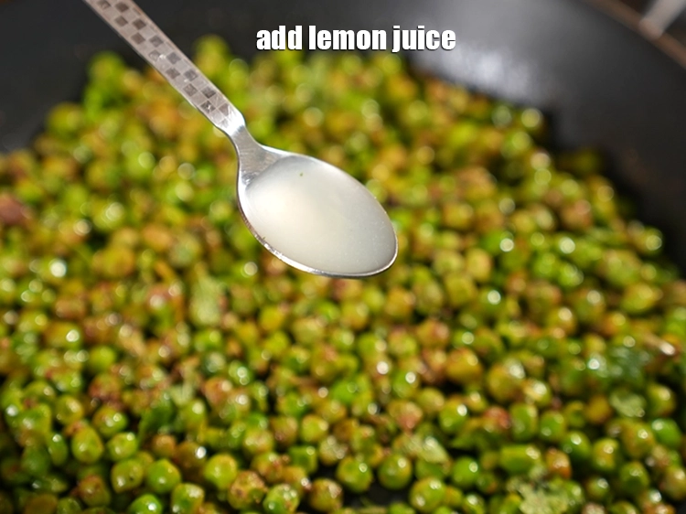 Step 16 – <p>Add the <span style="background-color:rgb(255,255,255);color:rgb(0,0,0);">2 tsp </span><a href="https://www.tarladalal.com/glossary-lemon-nimbu-428i#ing_2754"><u>lemon juice</u></a><u>.</u></p>