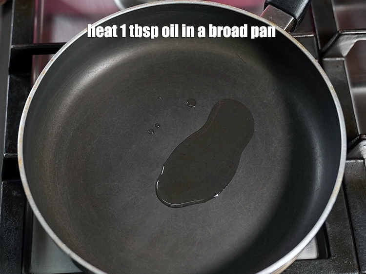 Step 3 – <p>For the <strong>Mysore chutney</strong> to make&nbsp;<strong>Mysore sada dosa</strong>, heat the <span style="background-color:rgb(255,255,255);color:rgb(0,0,0);">1 tbsp. </span><a href="https://www.tarladalal.com/glossary-oil-671i"><u>oil</u></a> …