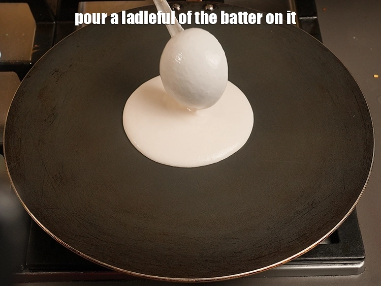 Step 22 – <p><span style="background-color:rgb(255,255,255);color:rgb(0,0,0);">Pour a ladleful of the batter on it.</span></p>